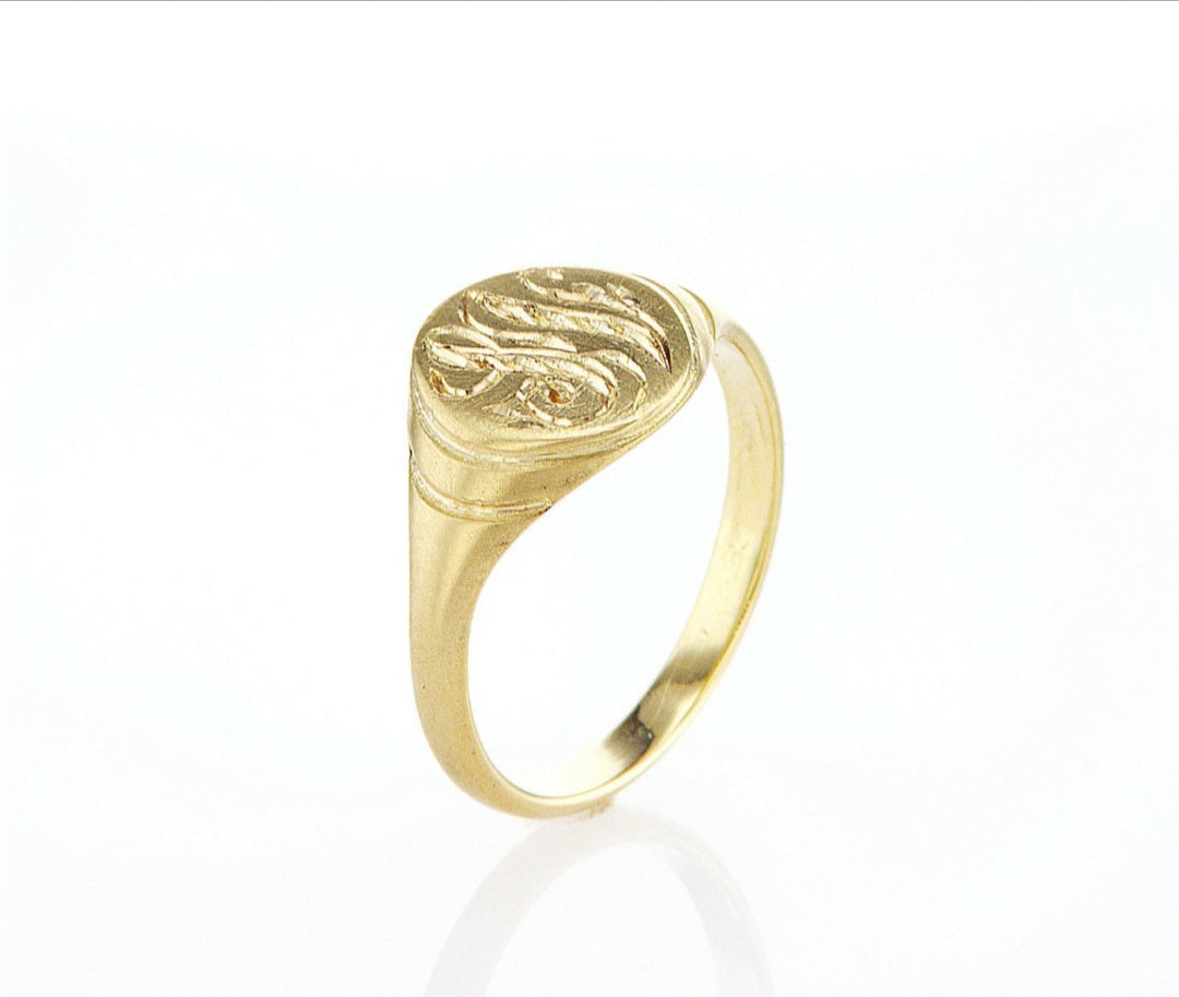 טבעת זהב בעיצוב חותמת אישית