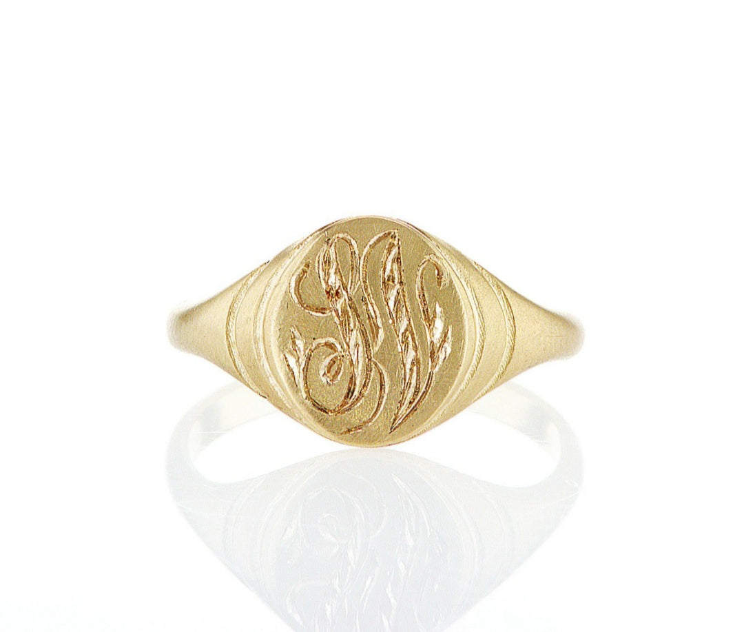 טבעת זהב בעיצוב חותמת אישית