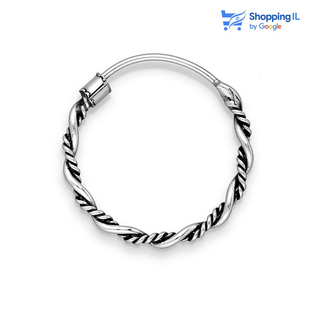  שחור מידה - מגיע בעובי מוט של 0.8 מ"מ ובקוטר 16 מ"מ עובי חישוק 1 מ"מ - העגיל דק ואלגנטי.  העגיל מיועד בעיקר לאזורים הבאים: - עגילים בתנוך האוזן