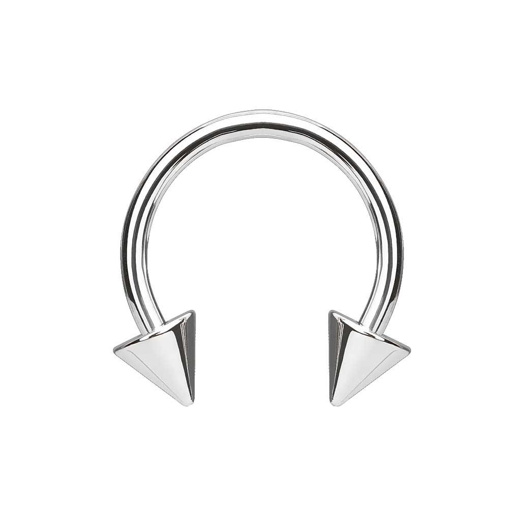 עגיל פרסה שפיץ  - עגיל פרסה שפיץ עשוי טיטניום TITANIUM 6AL-4V-ELI ASTM F-136. העגיל בעיצוב פרסה קלאסית. צבע -כסוף כהה מידה - מגיע בעובי של 1.2 מ"מ ובאורך 8 מ"מ מידת סוגרים - פרסה 8 מ"מ סוגר 3 מ"מ | פרסה 10 מ"מ סוגר 4 מ"מ  העגיל מיועד בעיקר לאזורים הבאים: - פירסינג טראגוס - פירסינג הליקס - פירסינג ספטום -  כמובן שניתן לענוד את העגיל גם באזורים אחרים (: