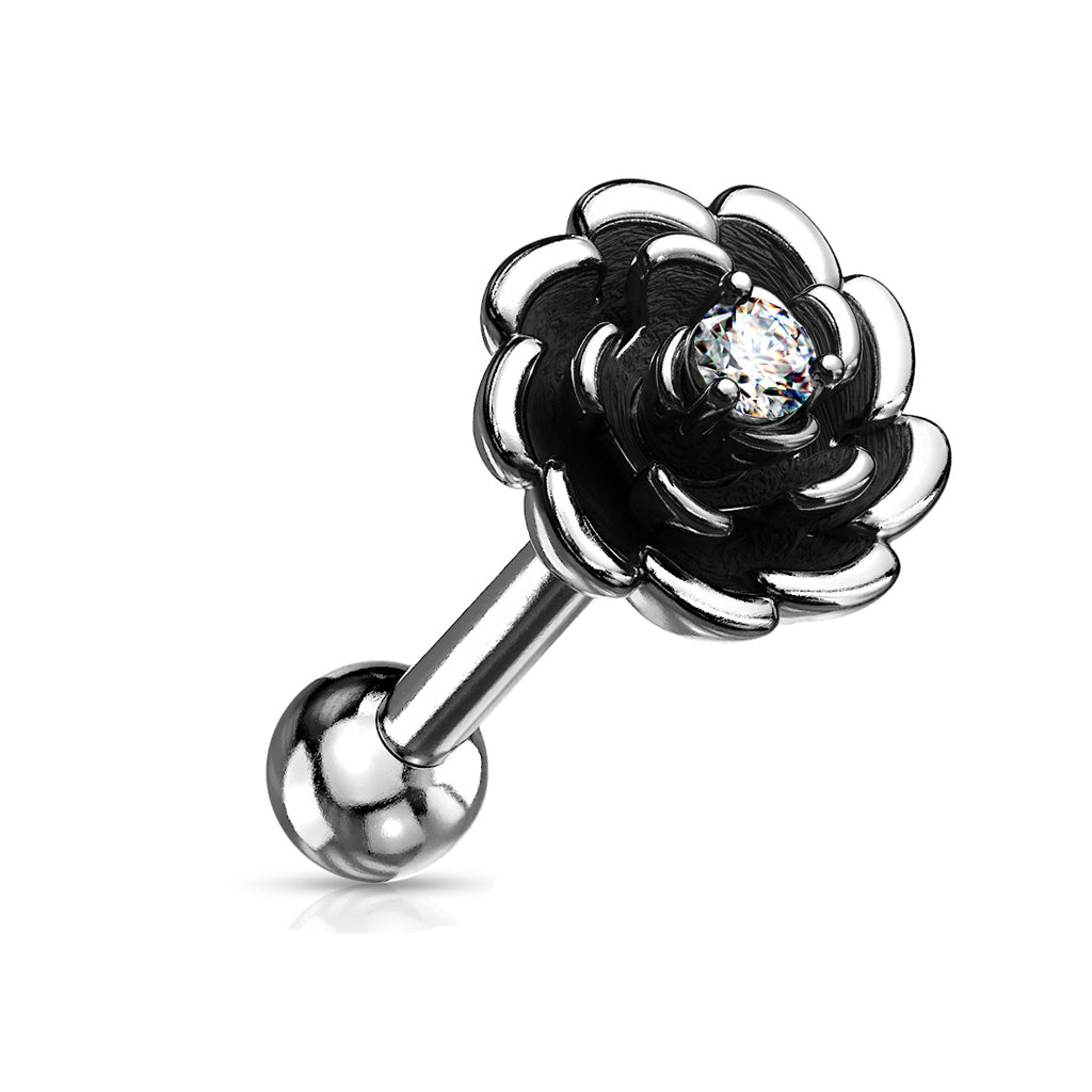 עגיל בעיצוב פרח שחור עם אבן זירקון במרכז. טראגוס הליקס קונץ' פלאט - פירסינג קונץ' - פירסינג הליקס - פירסינג טראגוס - פירסינג פלאט