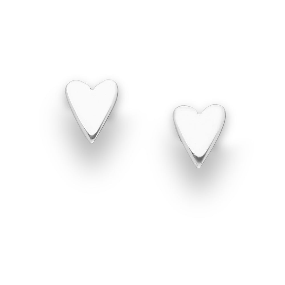 זוג עגילי לב-  עשויים כסף 925 זוג עגילים צמודים בעיצוב קלאסי של לב. צבע - כסף מידה - מגיע בעובי של 0.8 מ"מ | מידת הלב 4/5 מ"מ  העגילים מיועדים בעיקר לאזורים הבאים: - עגיל בתנוך - כמובן שניתן לענוד את העגיל גם באזורים אחרים (: