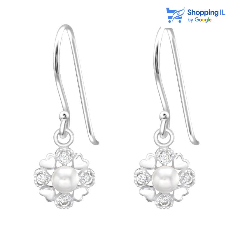 Love - זוג עגילים עשויים כסף 925. עגילי ערב תלויים בעיצוב של לבבות ואבני זרקון נוצצים. צבע - כסף מידה - מגיע בעובי של 0.8 מ"מ  קוטר התליון הוא 9 מ"מ  העגיל מיועד בעיקר לאזורים הבאים: - עגילים בתנוך האוזן