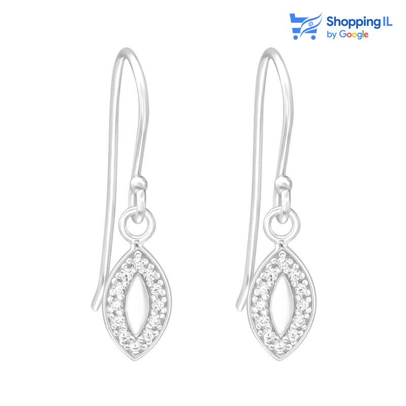 עגילי סטרלינג  - זוג עגילים עשויים כסף 925. זוג עגילי ערב תלויים בעיצוב נשיקות משובצות אבני קריסטל עדינות. צבע - כסף מידה - מגיע בעובי של 0.8 מ"מ  גודל התליון - 5X12 מ"מ  העגיל מיועד בעיקר לאזורים הבאים: - עגילים בתנוך האוזן