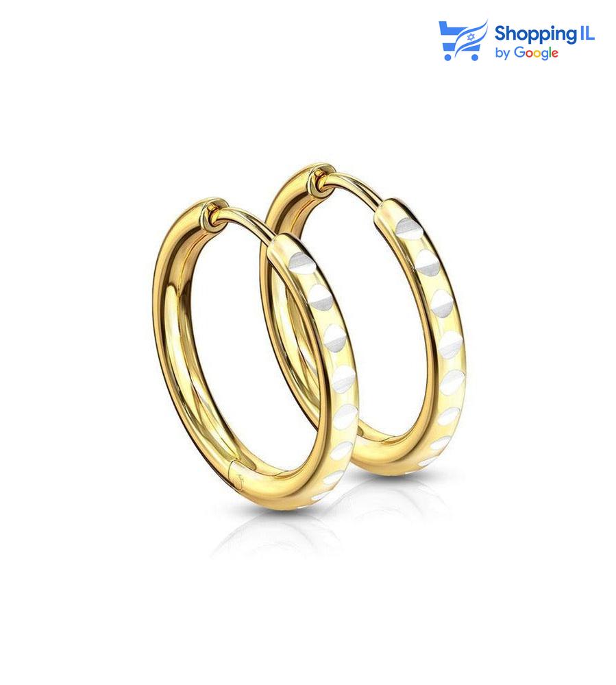זוג עגילי צליל- עשויים מתכת רפואית מצופה בזהב. העגילים בעיצוב חישוקים עם פסים כסופים. מצופה- זהב מידה - מגיע בעובי של 0.8 ובקוטר של 10/12 מ"מ  העגילים מיועדים בעיקר לאזורים הבאים: - תנוך- Labass