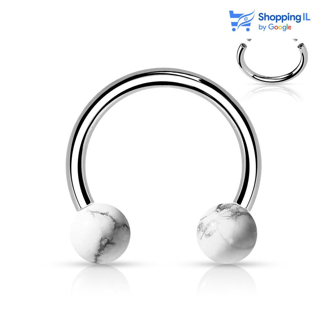 עגיל פרסת האבן חו- עגיל פרסה עשוי מתכת רפואית . עגיל פרסה משובץ זוג אבני חן בהברגה פנימית. משובץ אבני: היולייט | עין הנמר | אגט | רוז קוורץ | סודלייט. צבע - לבן מידה - מגיע בעובי 1.2 מ"מ ובאורך 10 מ"מ קוטר סוגרים - 4 מ"מ  העגיל מיועד בעיקר לאזורים הבאים: - פירסינג בפיטמה - פירסינג ספטום - פירסינג בטבור - פירסינג הליקס - כמובן שניתן לענוד את העגיל גם באזורים אחרים (: